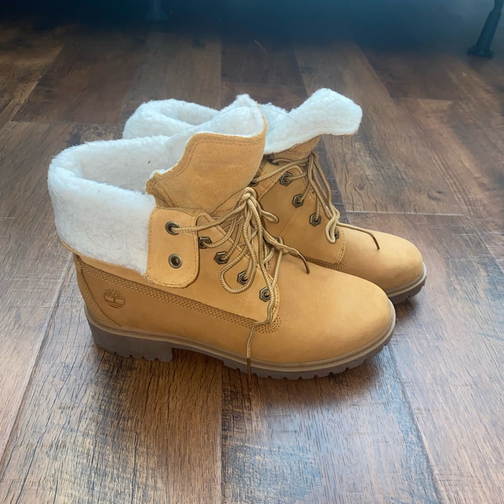 Shearling timberland boots